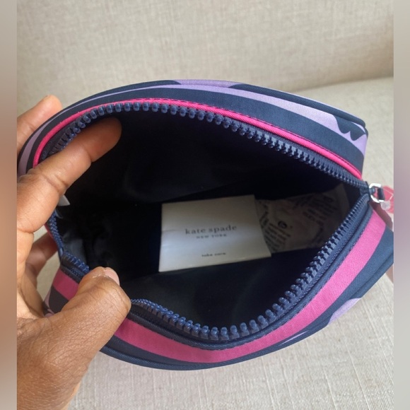 Kate Spade Striped Lip Print Nylon Dome Cosmetic Case NWT - Picture 7 of 8